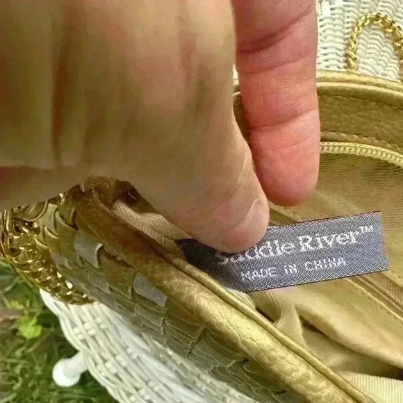 Saddle River metallic gold and silver crossbody bag purse. Woven front - Picture 6 of 9